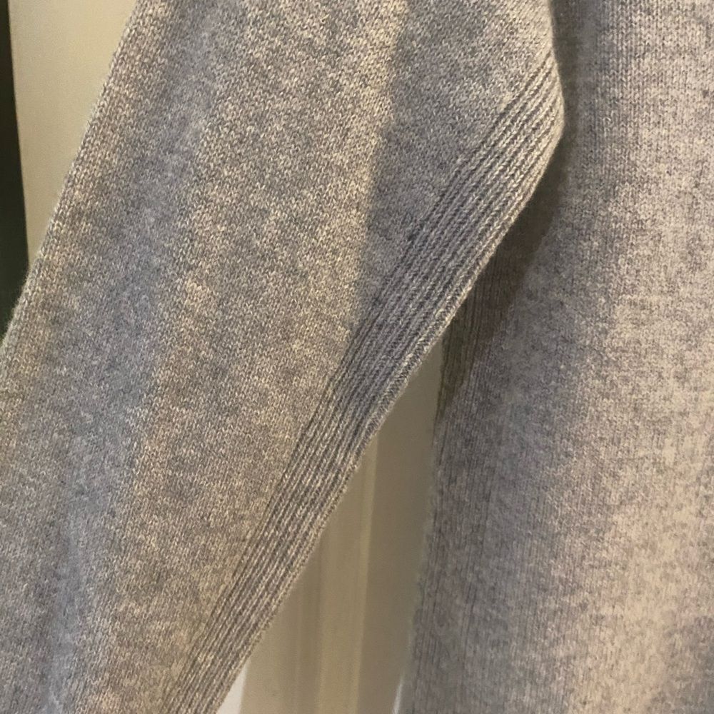 Halogen Gray Cashmere Sweater Sz XS NWT - Picture 9 of 10